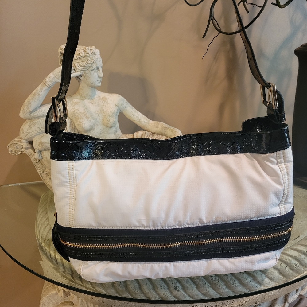 L.A.M.B by Gwen Stefani Expandable Patent Leather Shoulder Bag #538 - Picture 12 of 14